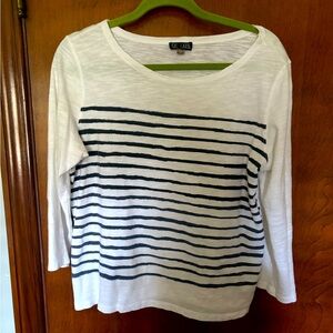 Lightweight 3/4 length sleeve navy & white striped top size M